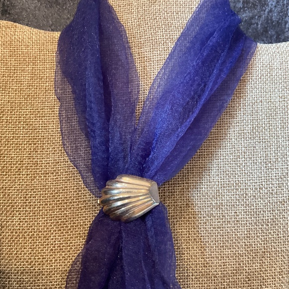 Vintage Gold Clam Shell Scarf or Bead Strand Clip - Picture 1 of 5